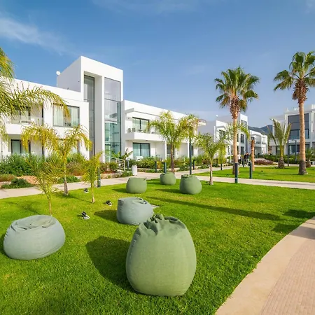 Fresh 2-bedroom With Pool And Sea View